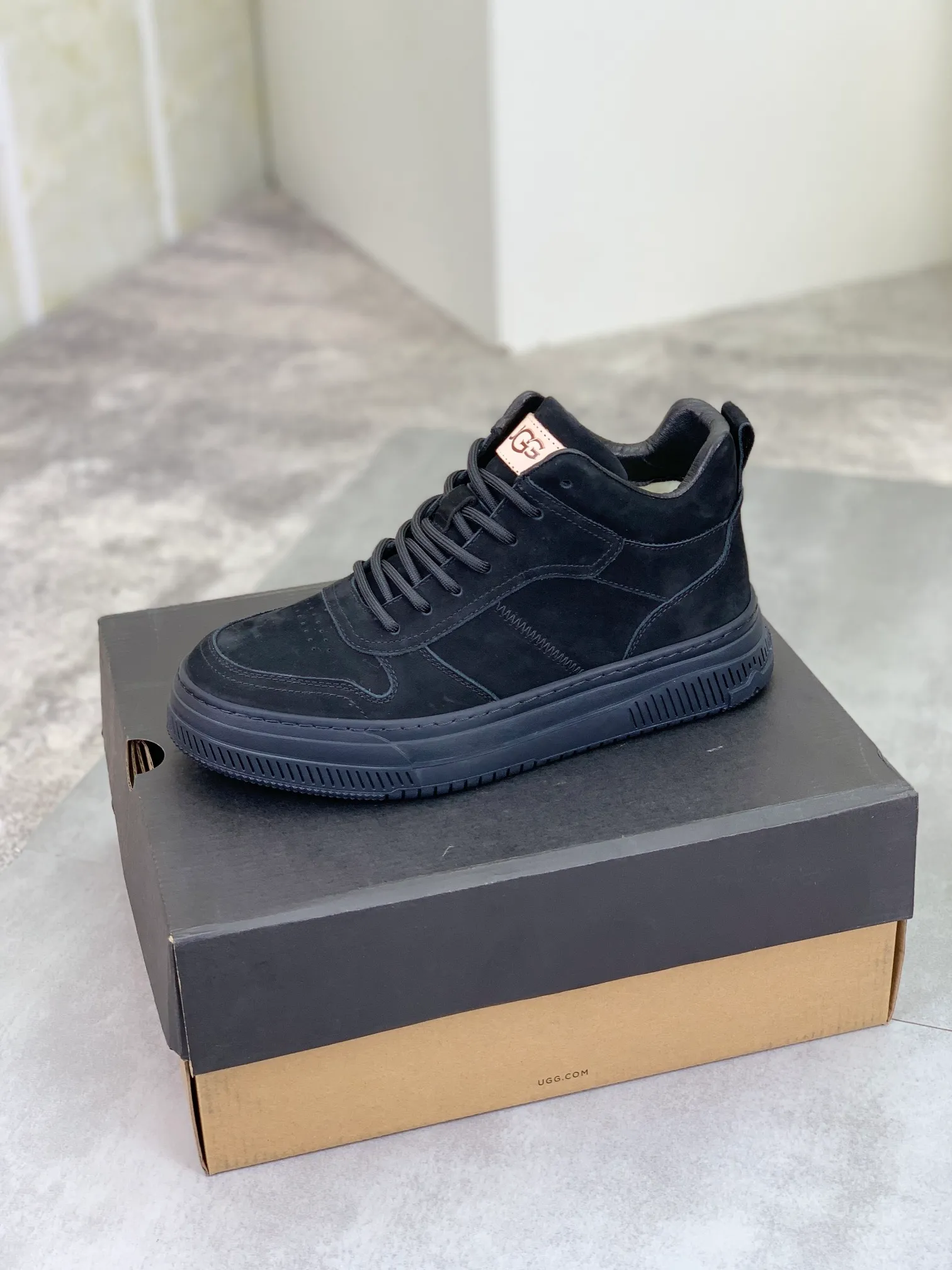 Men's Men's Shoes P620 [New Style] 💰 🆘 "Real Wool" [UGG] 👉 Popular men's shoes official website synchronization 🔰 Genuine quality [proud] is not comparable to the imitations in the general market 🌀 The upper is imported Italian frosted cowhide, and the lining: foot pad 🅰️ grade 🐑 real wool 👻 Only Grade A can show the effect The hand feels smooth and delicate 🔱The shoe shape is grand, only genuine factories can achieve it 🎄The perfect toughness of the original outsole 👻⬛️ allows customers to bid farewell to one-time consumption. Real wool lining, super warm. 3️⃣Colors available Sizes: 38-44